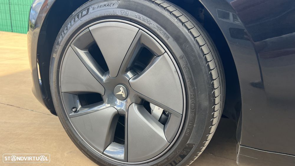 Tesla Model 3 Long-Range Dual Motor AWD - 24