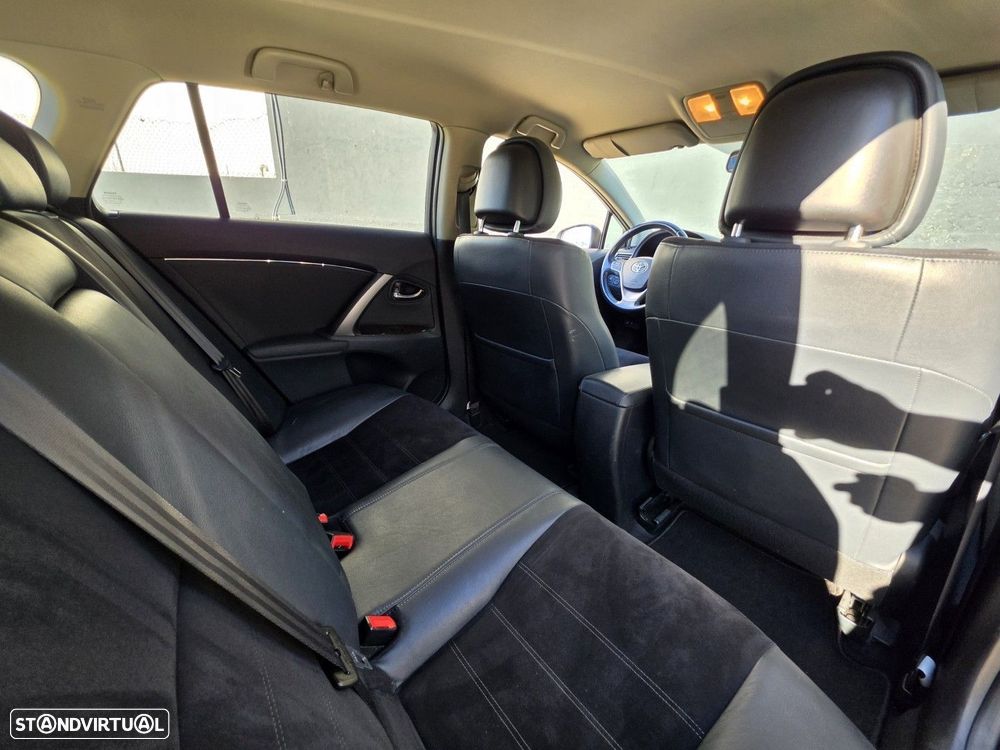 Toyota Avensis SW 2.0 D-4D Luxury+GPS - 9