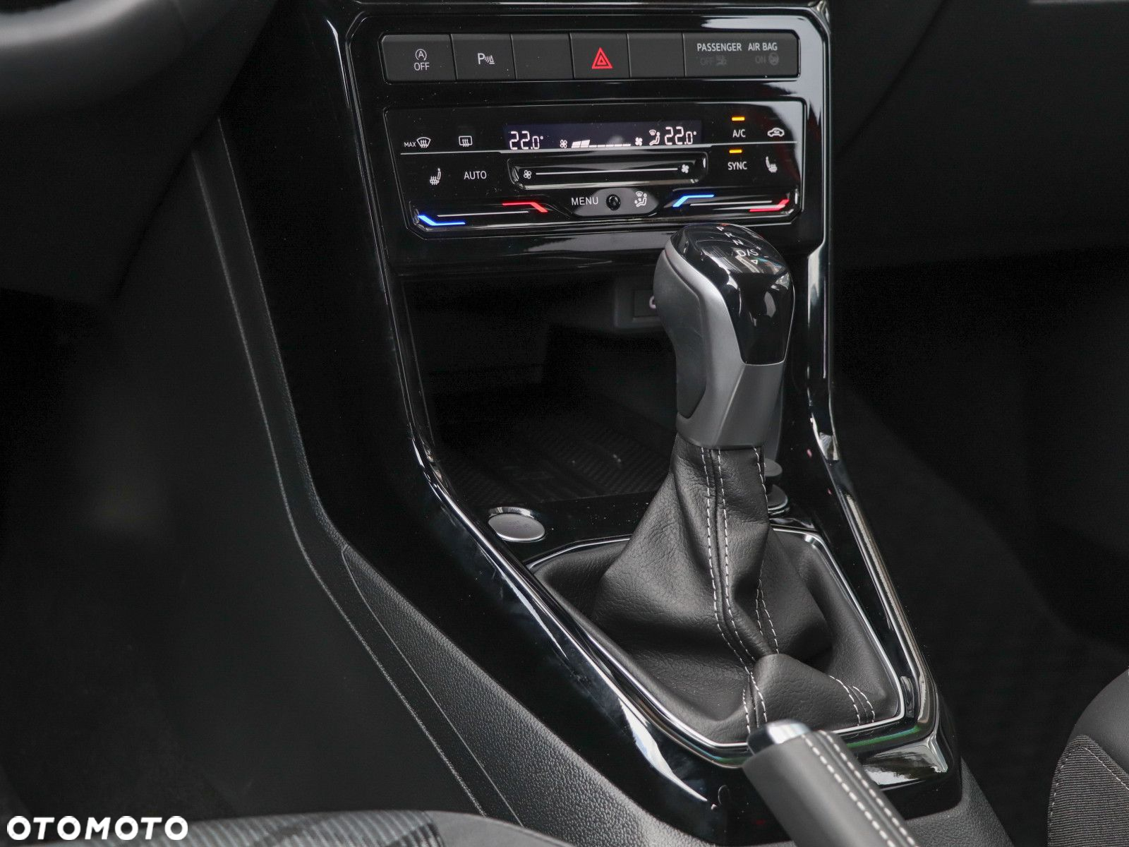 Volkswagen T-Cross - 15