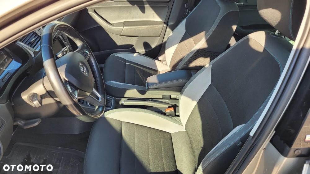 Skoda RAPID 1.2 TSI Joy - 15