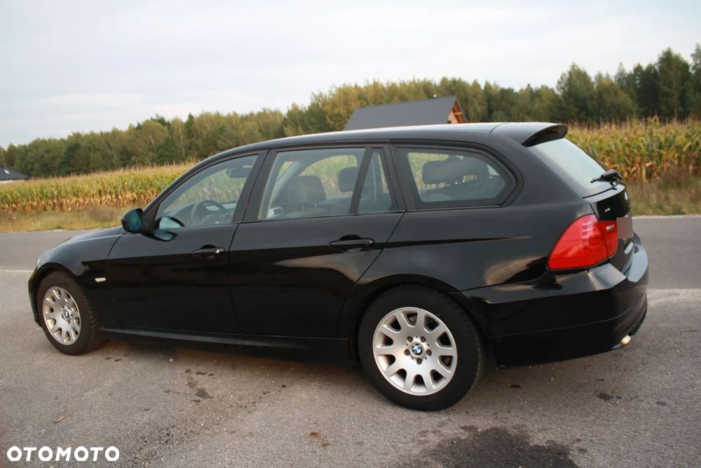 BMW Seria 3 320d - 10