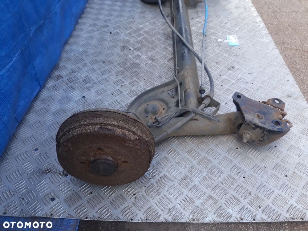 BELKA ZAWIESZENIA TYŁ RENAULT CLIO III LIFT  1,5 DCI 2009r  3D  HB - 3