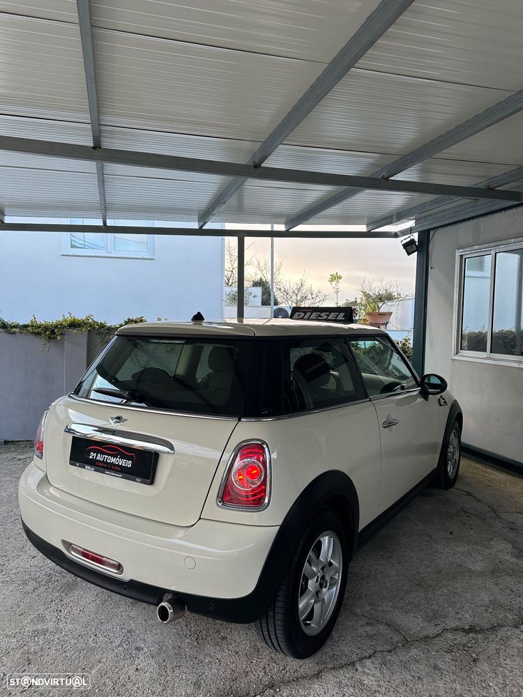 MINI 3 Portas One D - 9