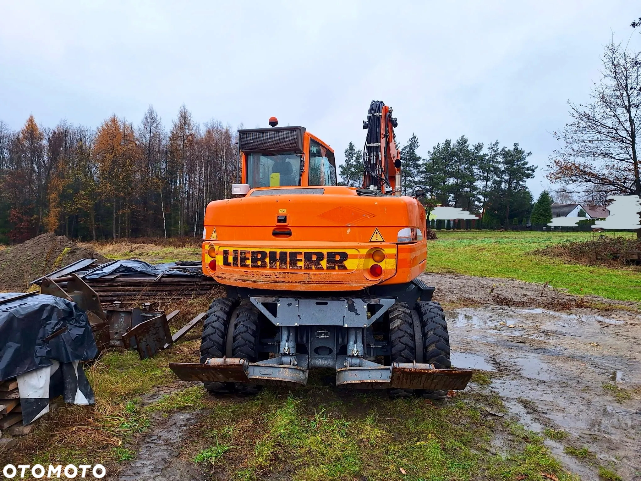 Liebherr A910 - 3