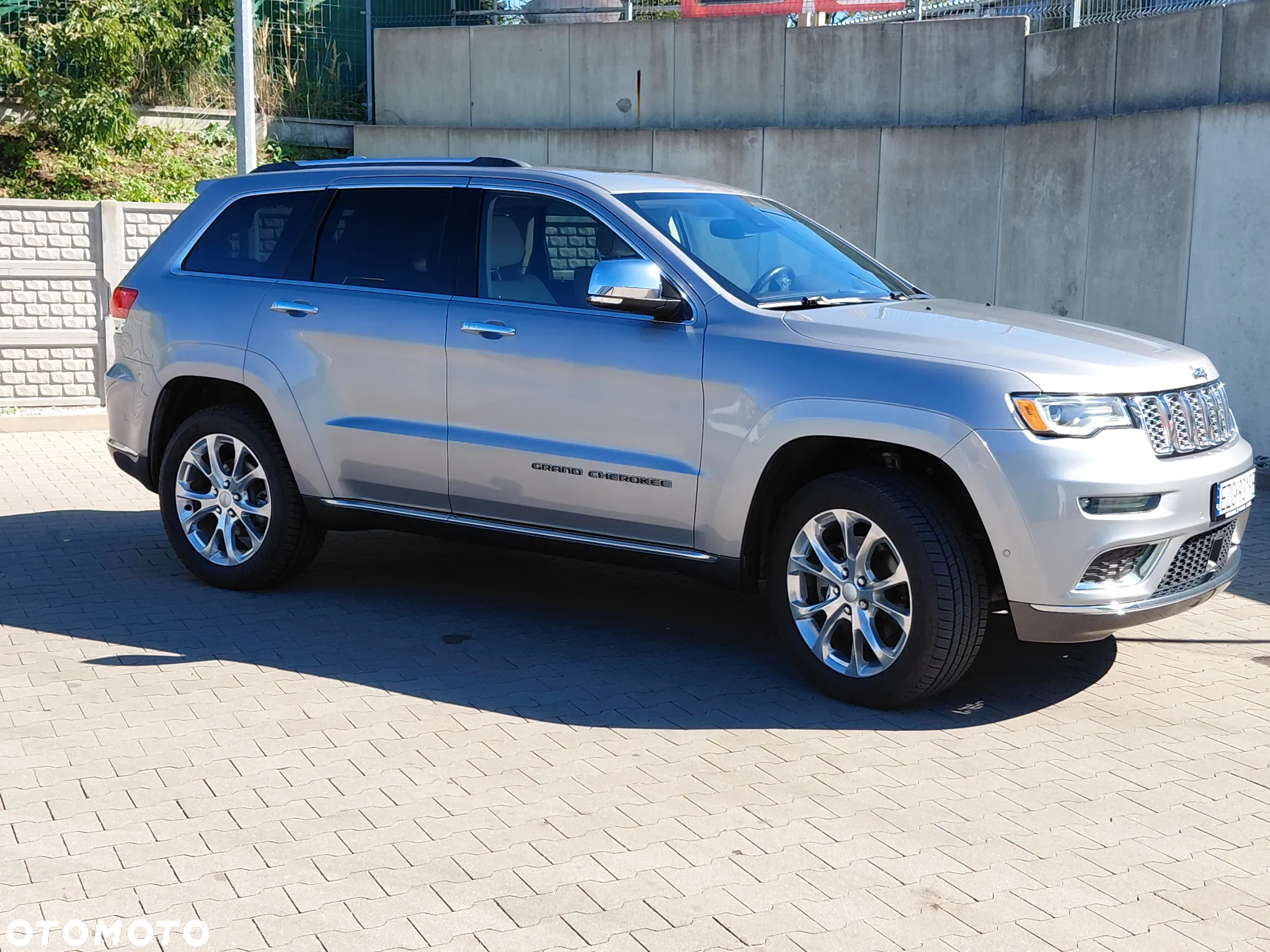 Jeep Grand Cherokee 5.7 V8 HEMI 4WD Automatik Summit