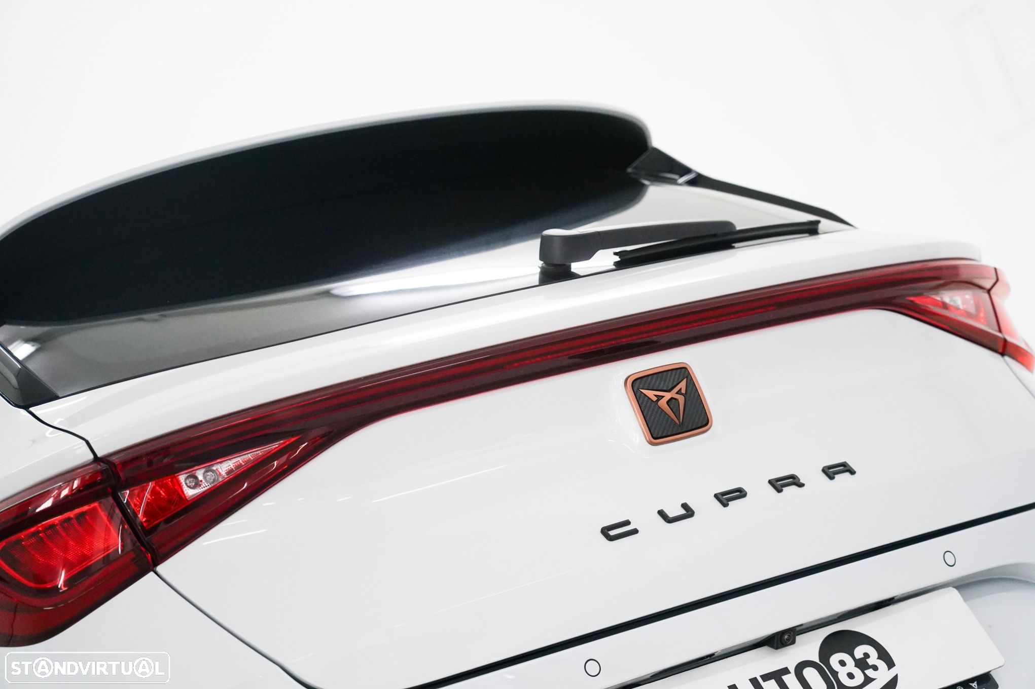Cupra Leon ST 1.5 eTSI MID DSG - 23