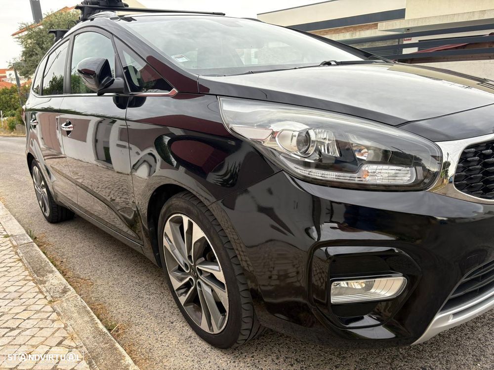 Kia Carens - 1