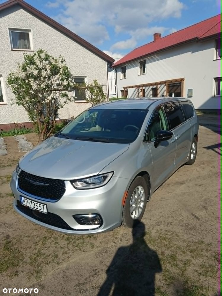 Chrysler Pacifica - 2