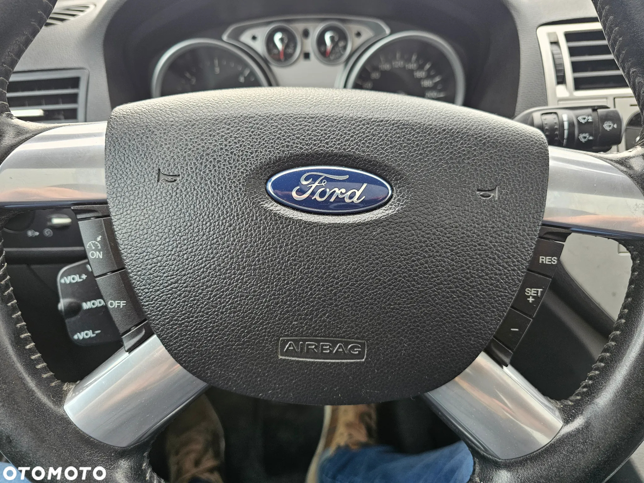 Ford Kuga 2.0 TDCi Titanium - 24