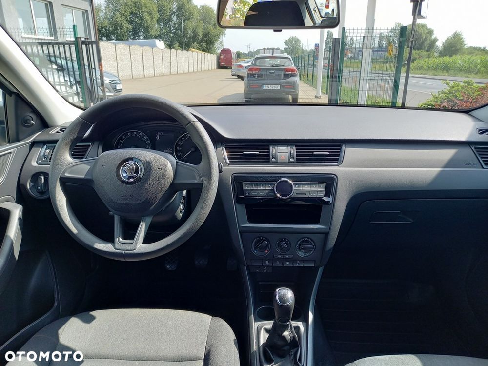 Skoda RAPID - 12