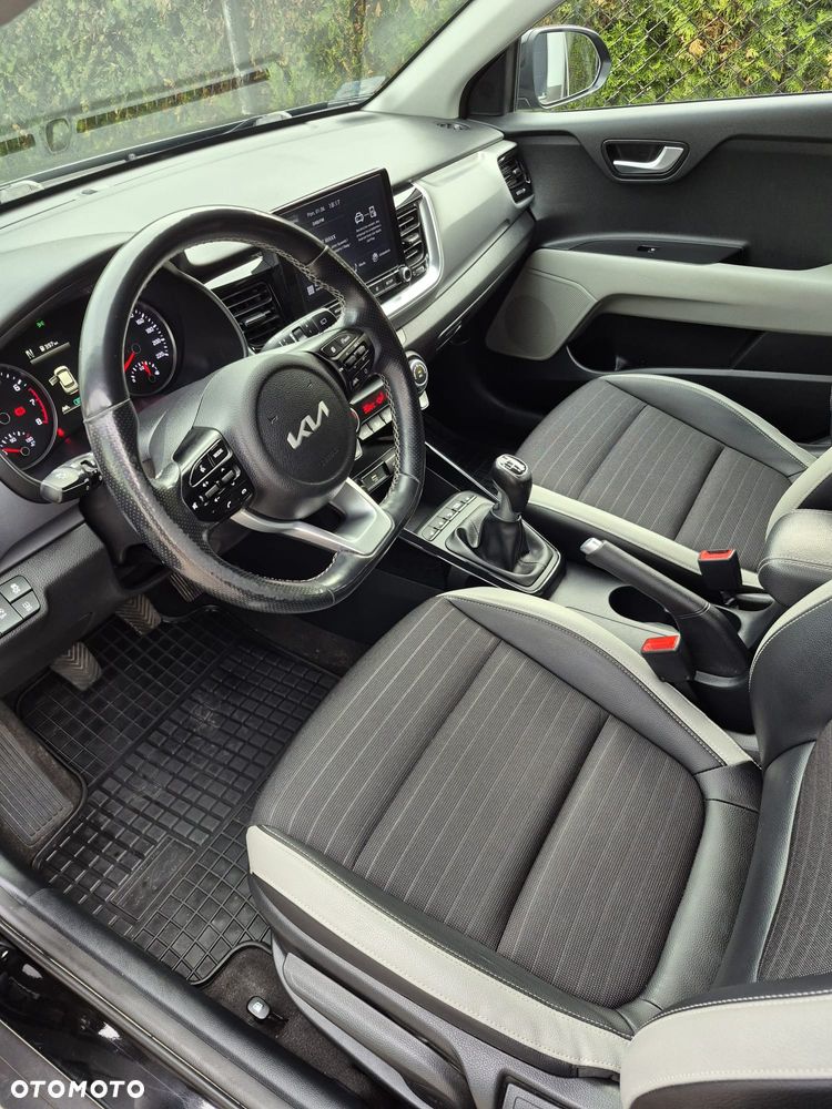 Kia Stonic 1.0 T-GDI MHEV L Business Line - 17