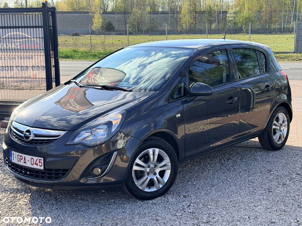 Opel Corsa 1.4 Cosmo - 4