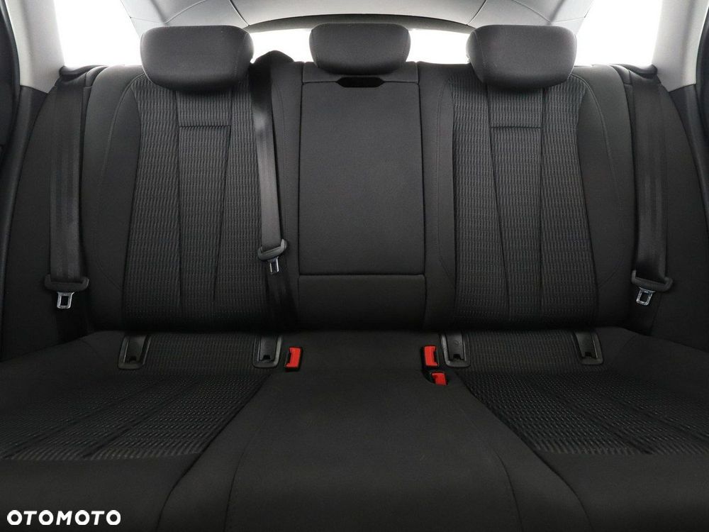 Audi A4 Avant 2.0 TFSI ultra S tronic design - 19