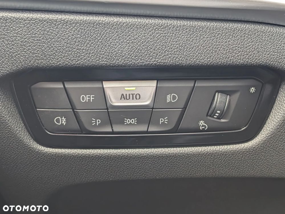 BMW Seria 2 218i M Sport - 17