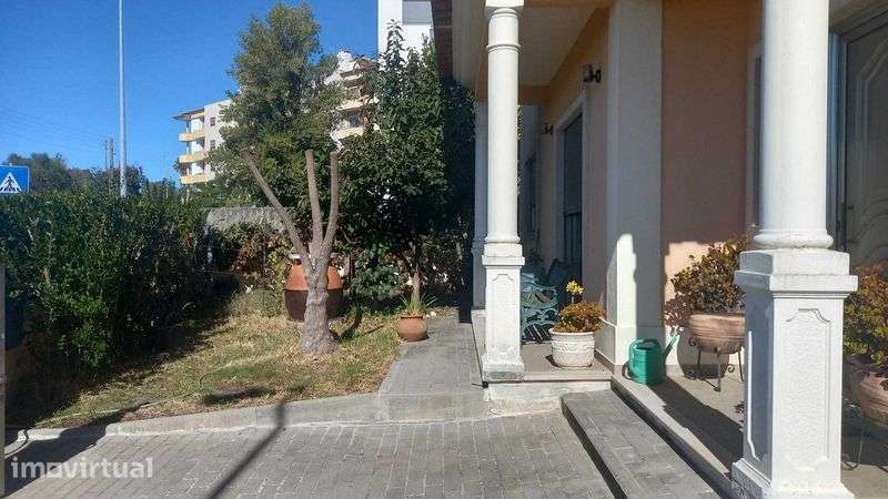 Vende-se Moradia T4 em Alto da Fonte - Vila Nova da Barquinha - Grande imagem: 4/12