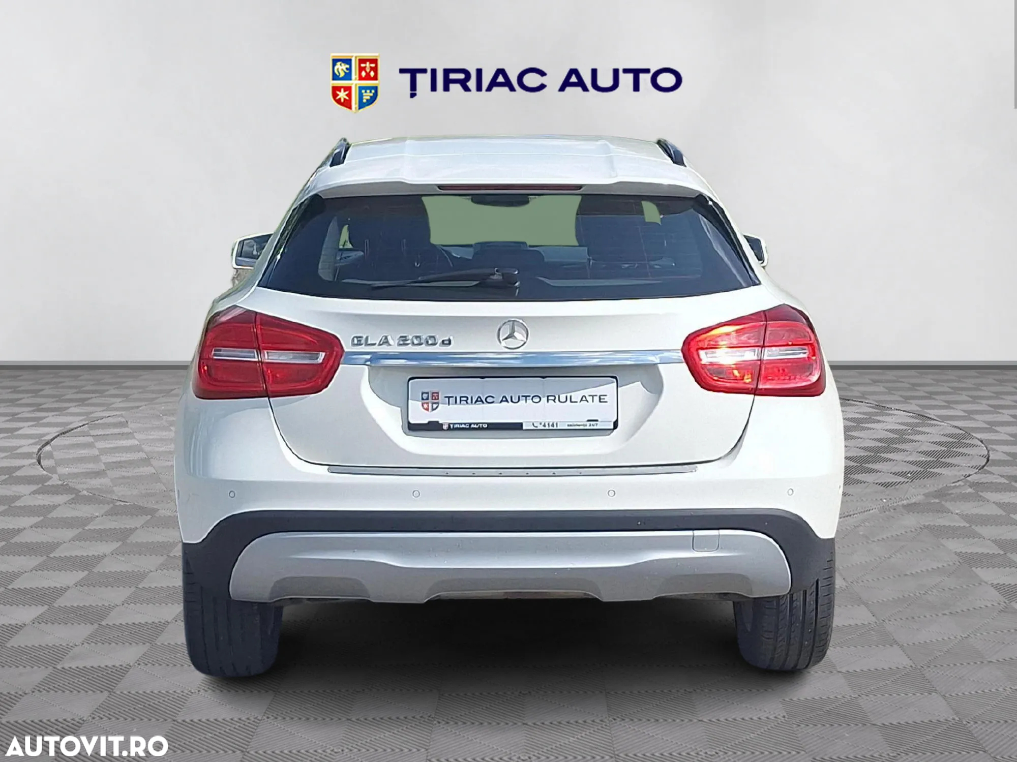 Mercedes-Benz GLA - 5