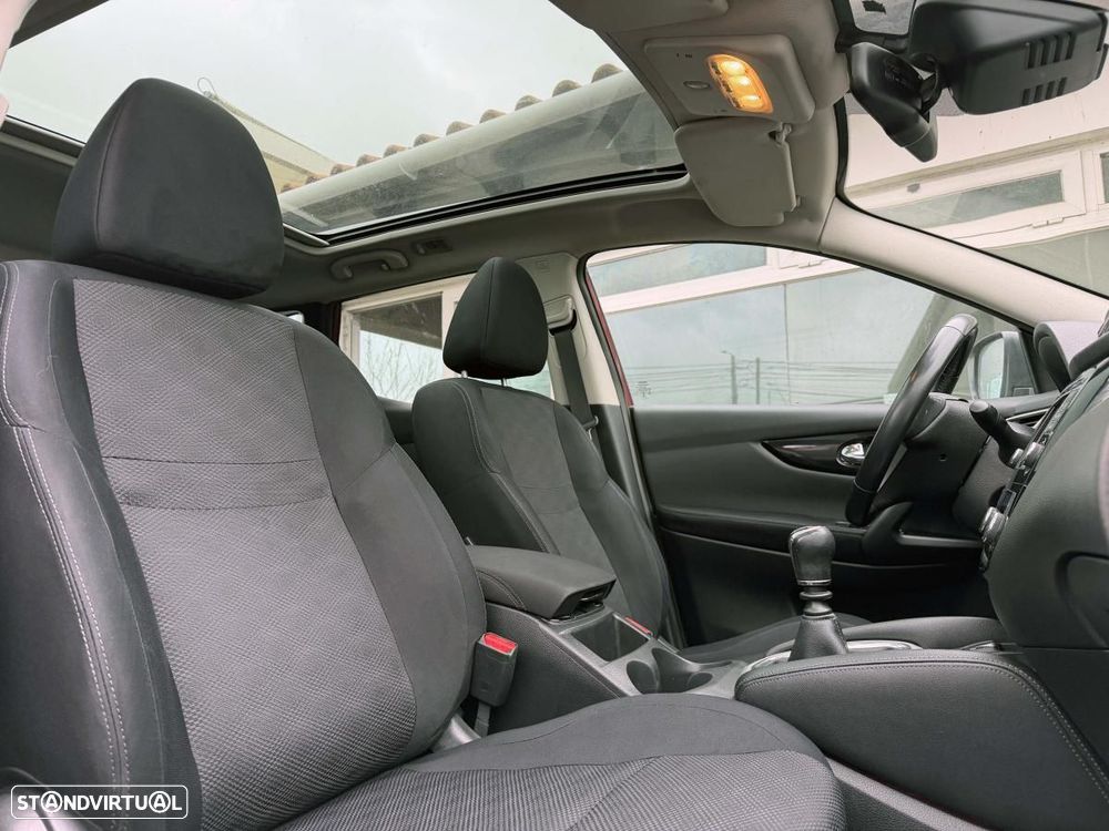 Nissan Qashqai 1.5 dCi N-Connecta 18 - 25