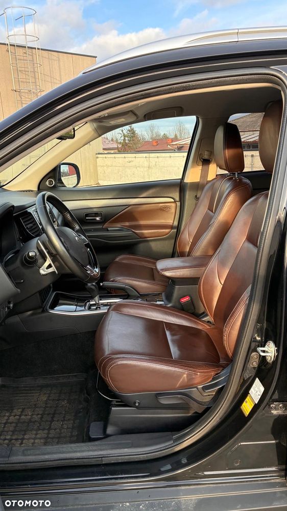 Mitsubishi Outlander 2.0 Intense + 4WD CVT - 10