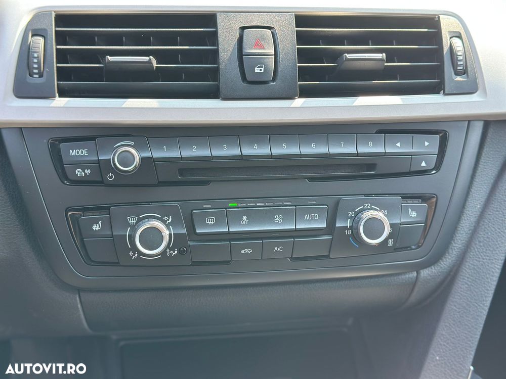 BMW Seria 3 318d Aut. - 29