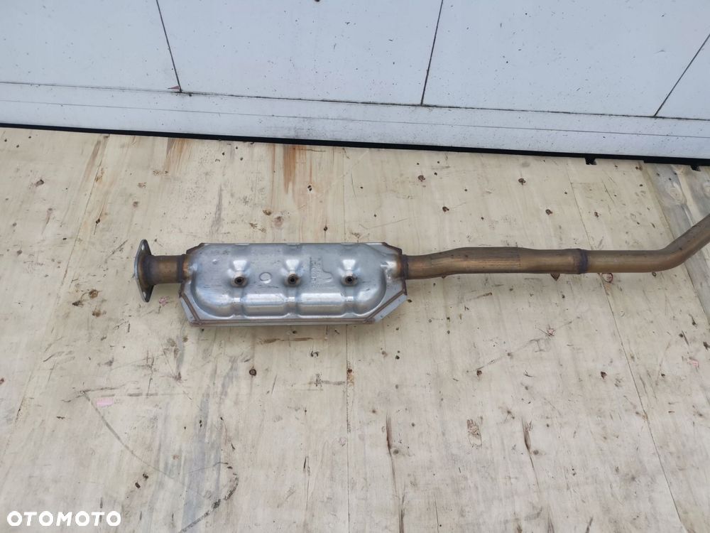 SUBARU FORESTER V 18- HYBRYDA TLUMIK SRODKOWY RURA 2.0 BENZYNA - 2