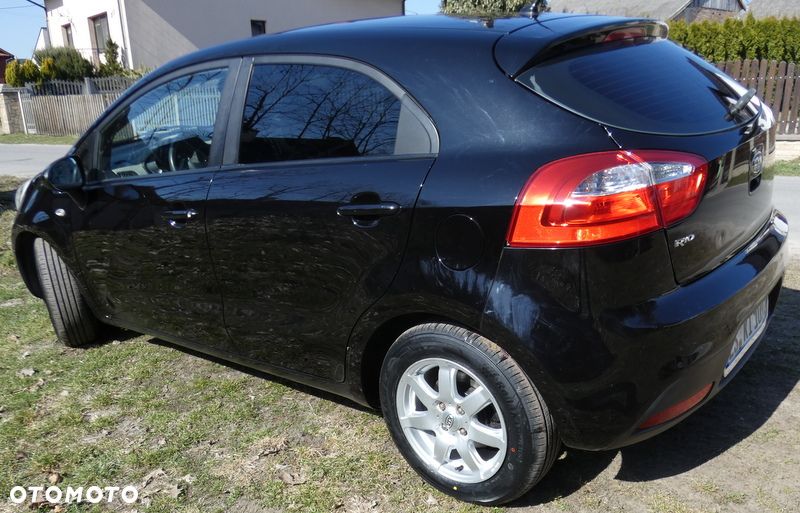 Kia Rio 1.2 Dream Team Edition - 9