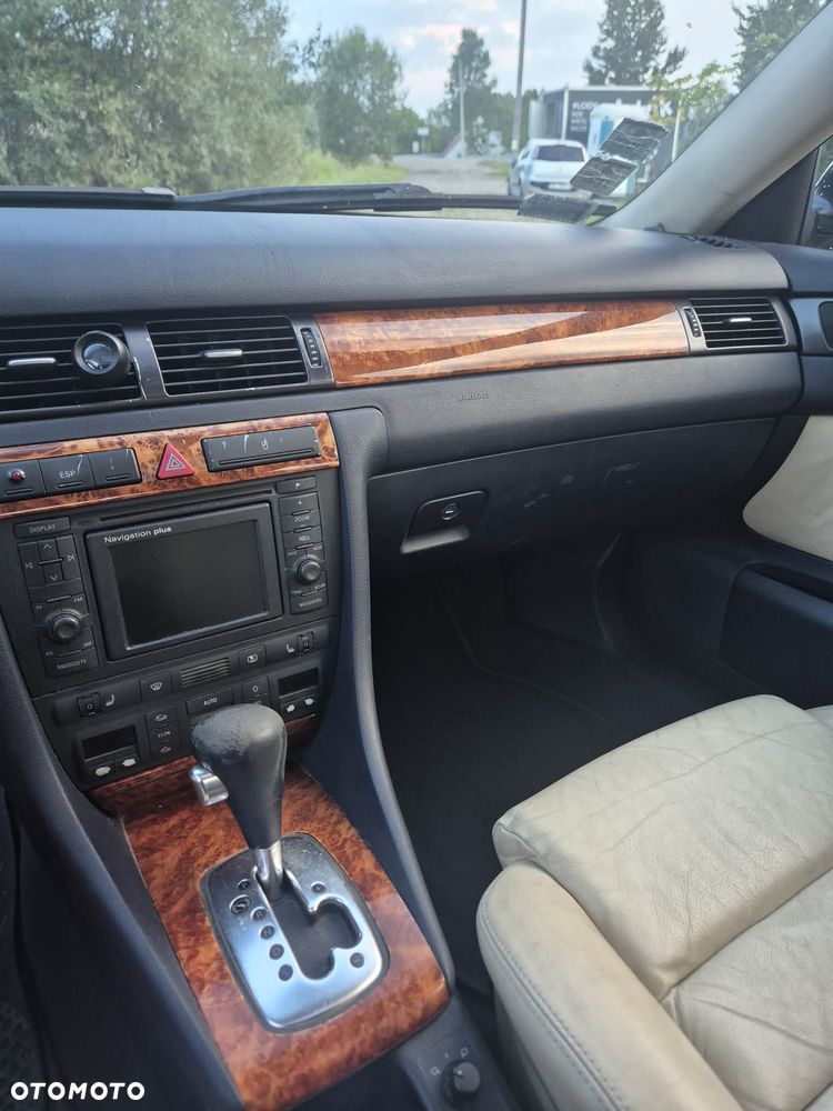 Audi A6 Limousine 2.5 TDI Quattro Tiptr - 8