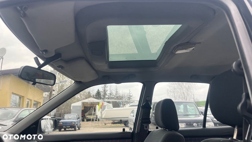 Mazda 323 1.7 D LX - 15