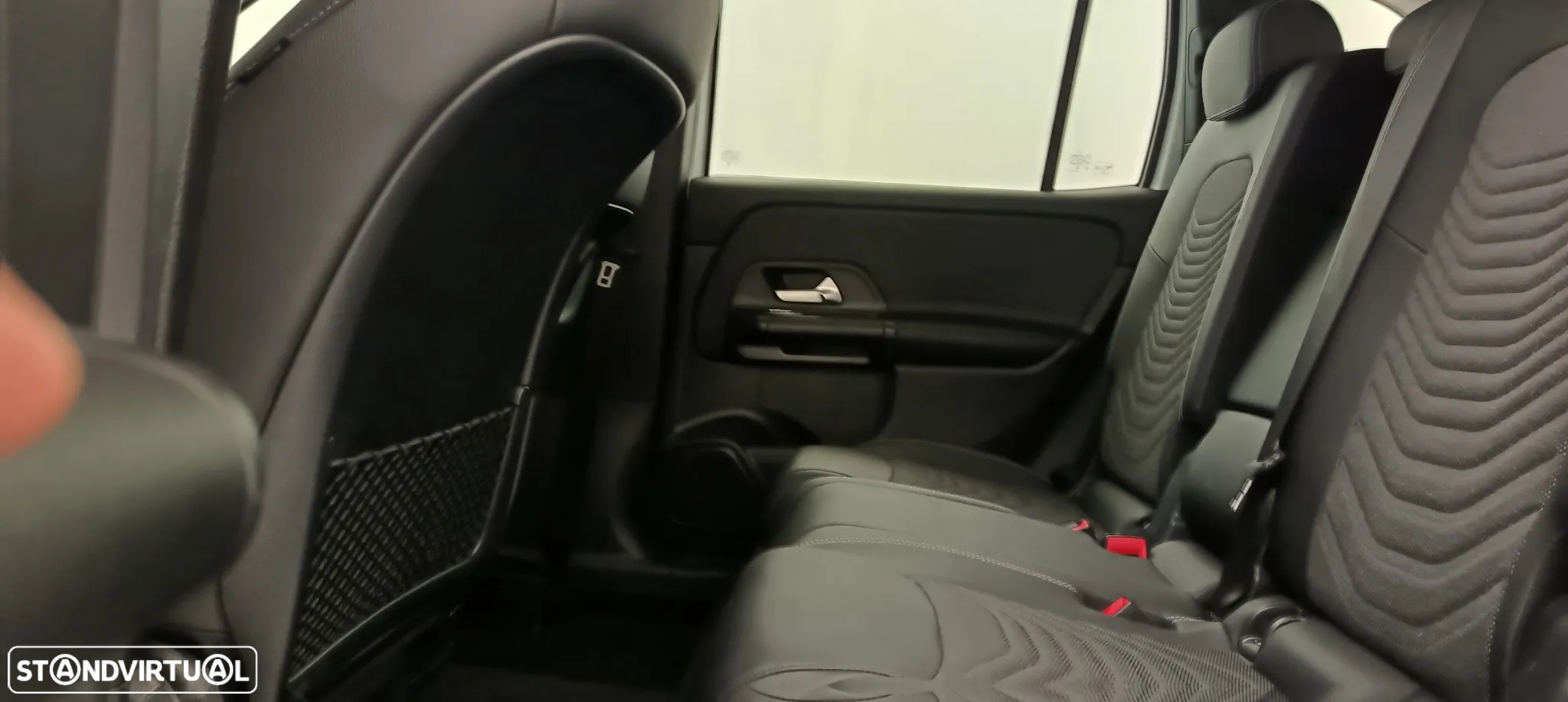 Mercedes-Benz GLB 180 d - 29