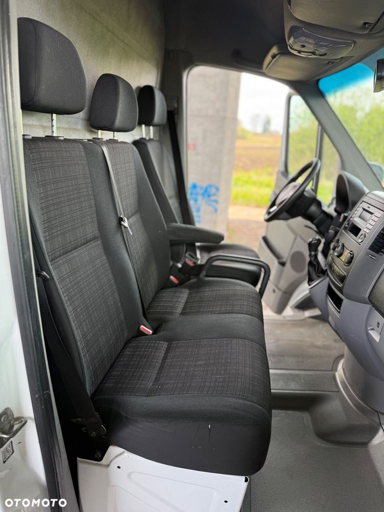 Mercedes-Benz Sprinter - 11