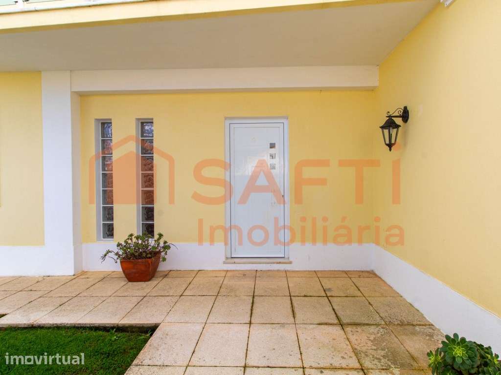 Moradia T4 em Santo Isidoro, Lagoa - Grande imagem: 2/24