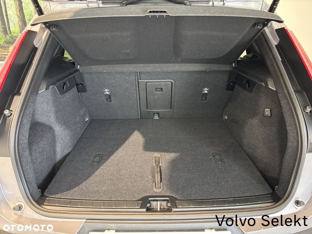 Volvo XC 40 - 25