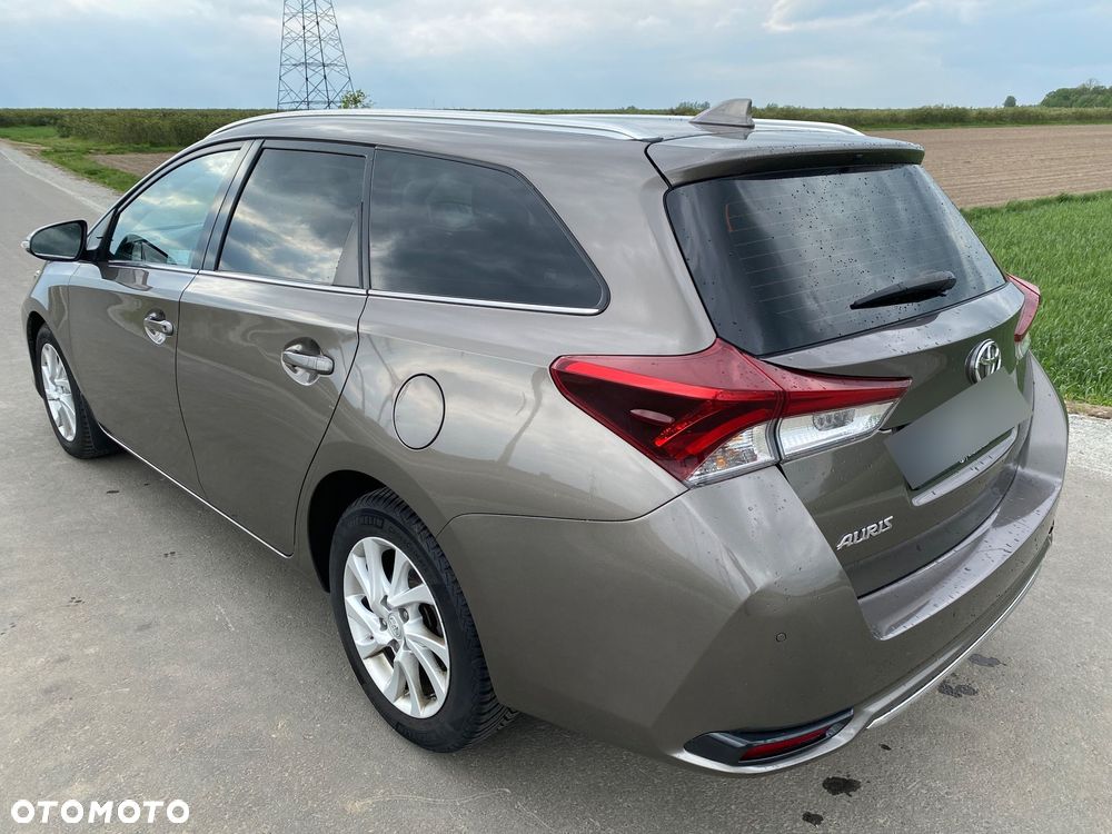 Toyota Auris 1.6 Premium - 10