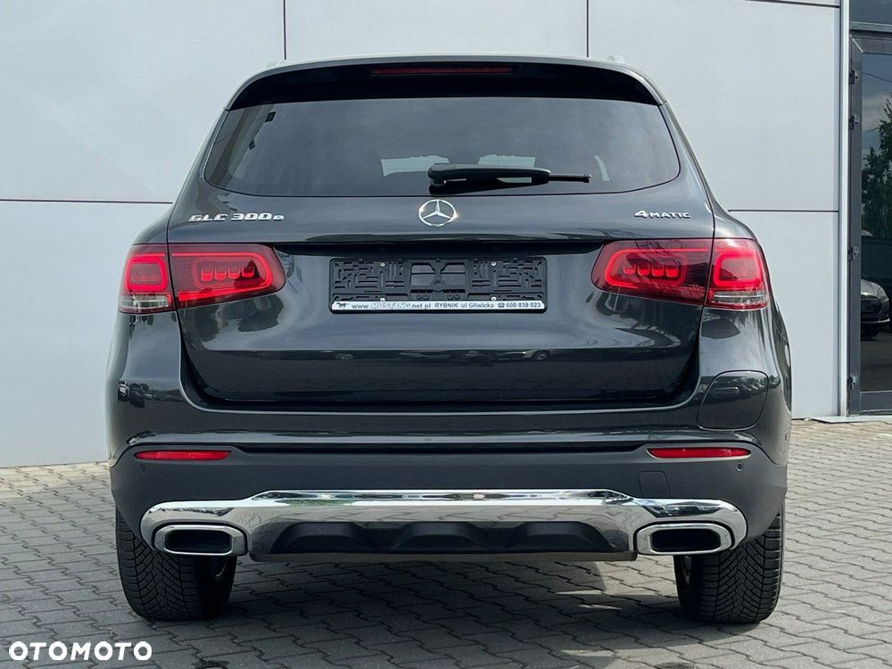 Mercedes-Benz GLC 300 e 4-Matic - 12