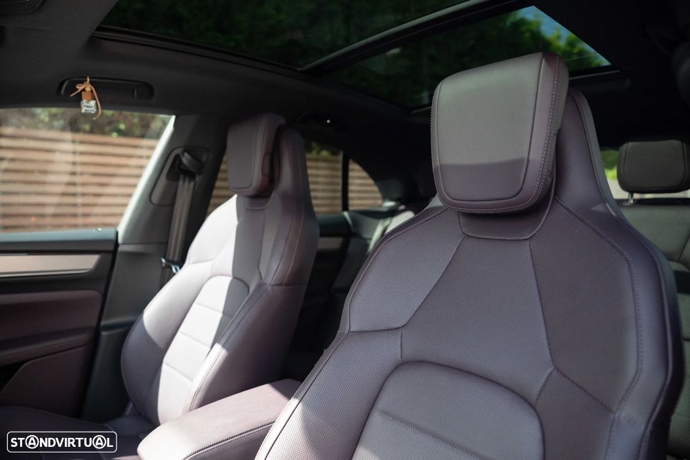 Porsche Macan Electric 4 - 21