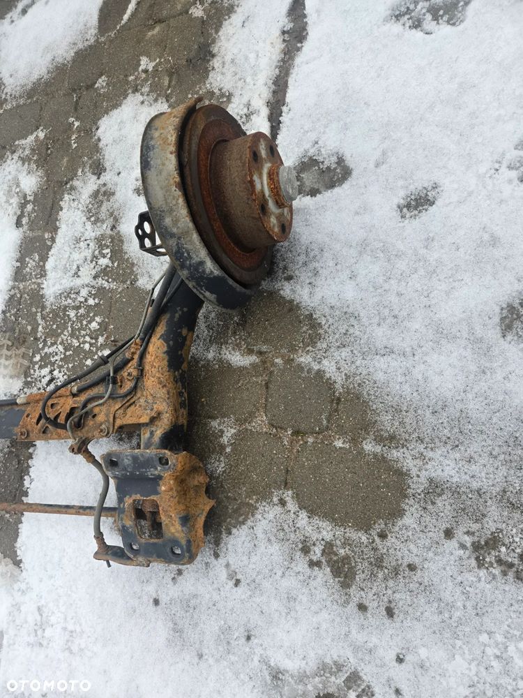 AUDI A4 B5 OŚ TYŁ BELKA ZAWIESZENIA - 1