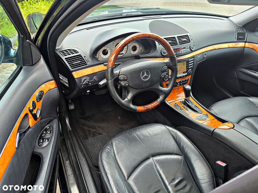 Mercedes-Benz Klasa E 500 4Matic Automatik Avantgarde - 23