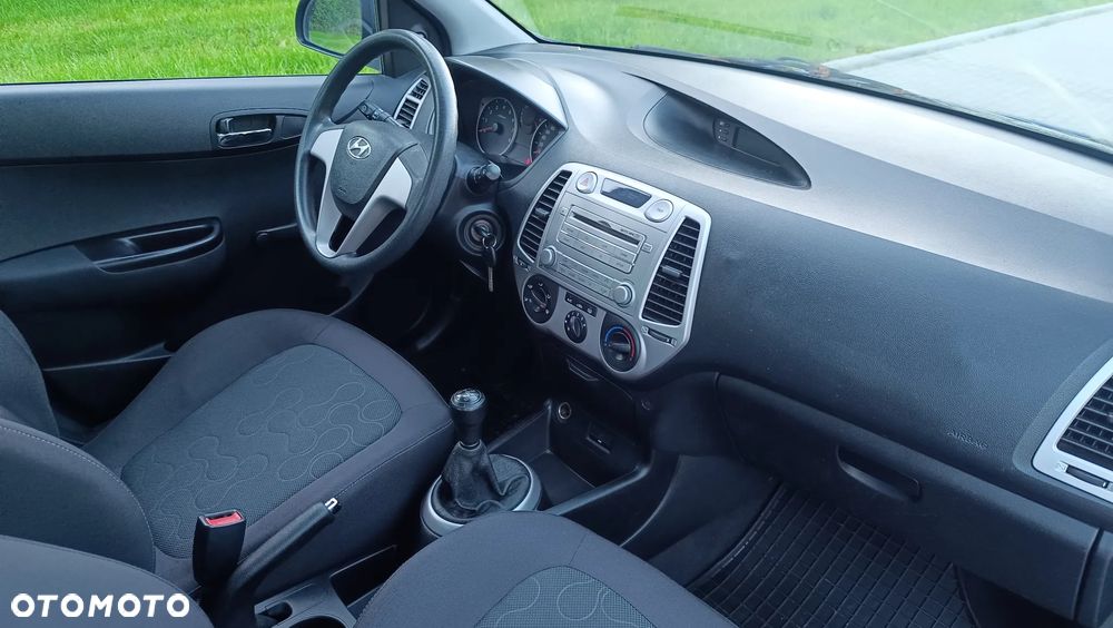 Hyundai i20 1.2 Trend - 12