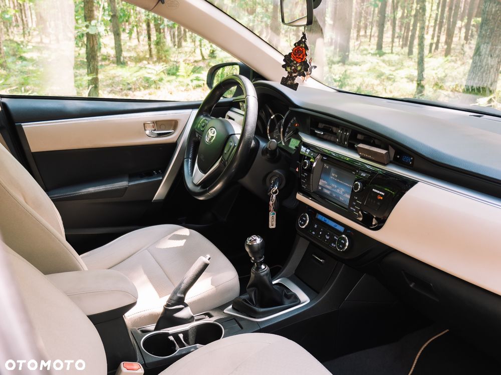Toyota Corolla - 19