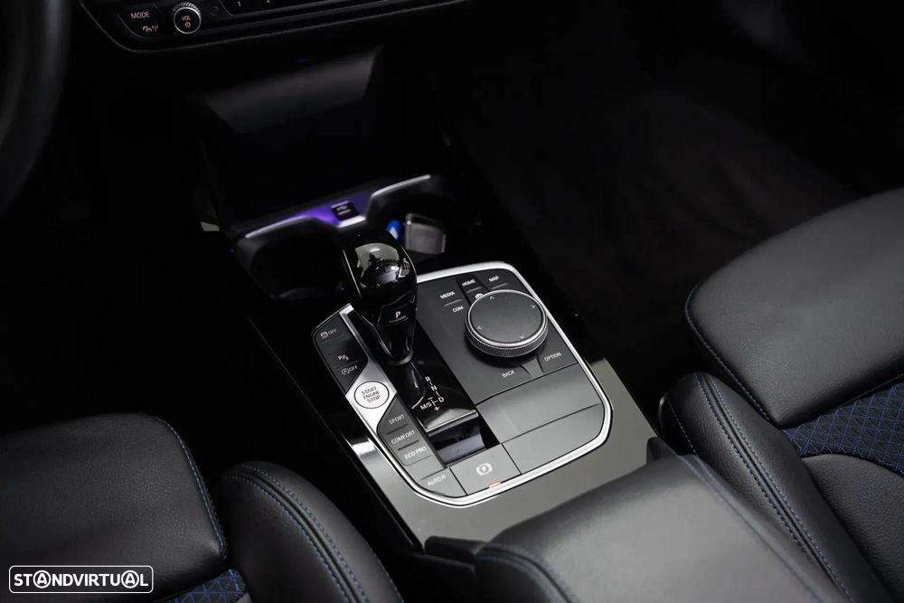 BMW 116 d Pack Desportivo M Auto - 13
