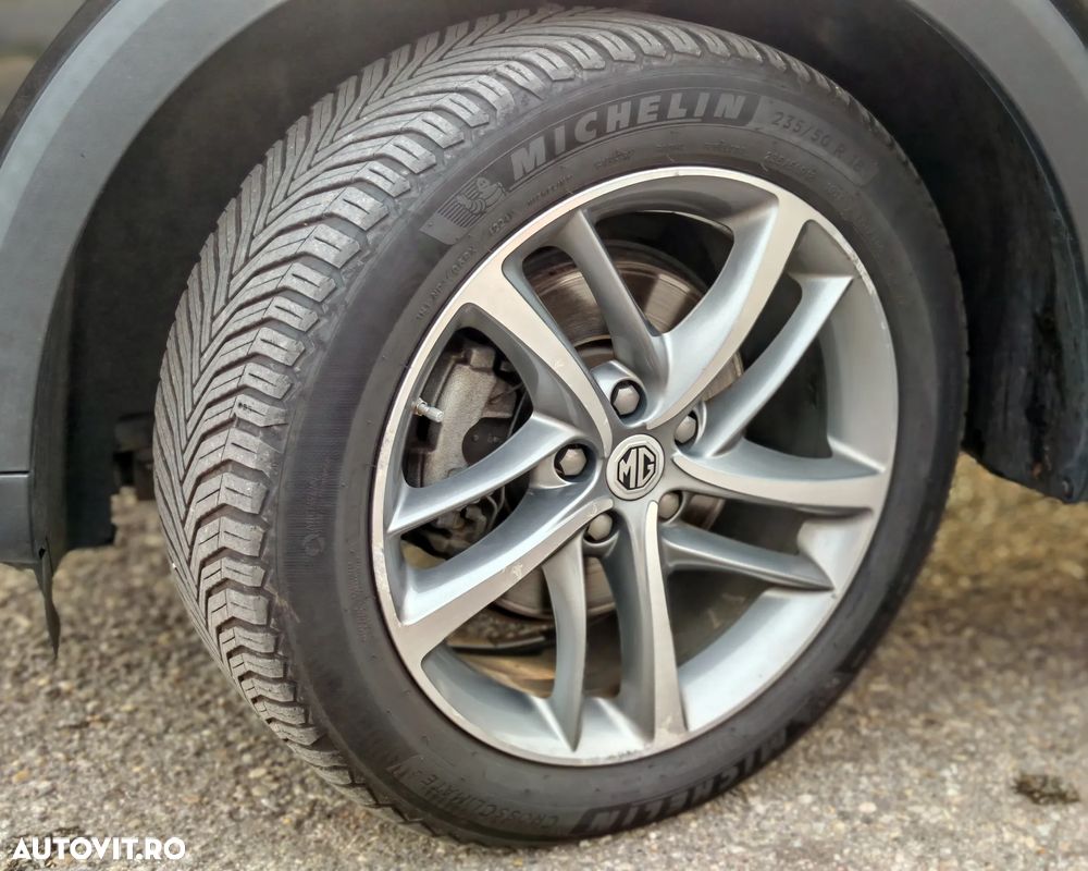 MG EHS 1.5T-GDI PHEV Luxury - 38