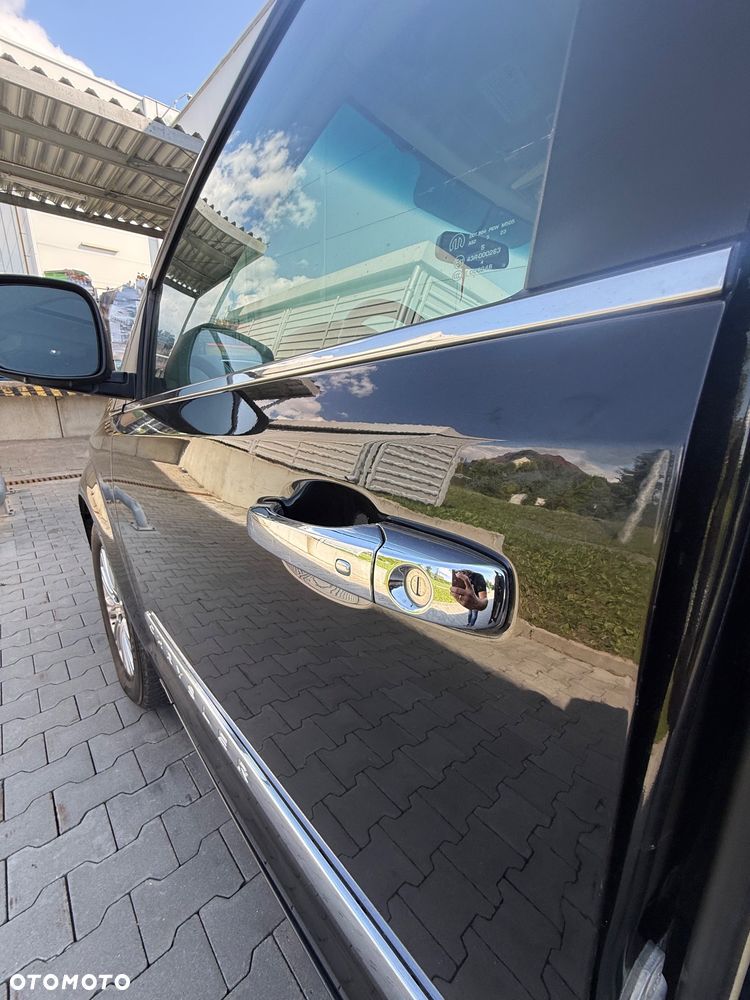 Chrysler Town & Country 3.6 Limited - 31