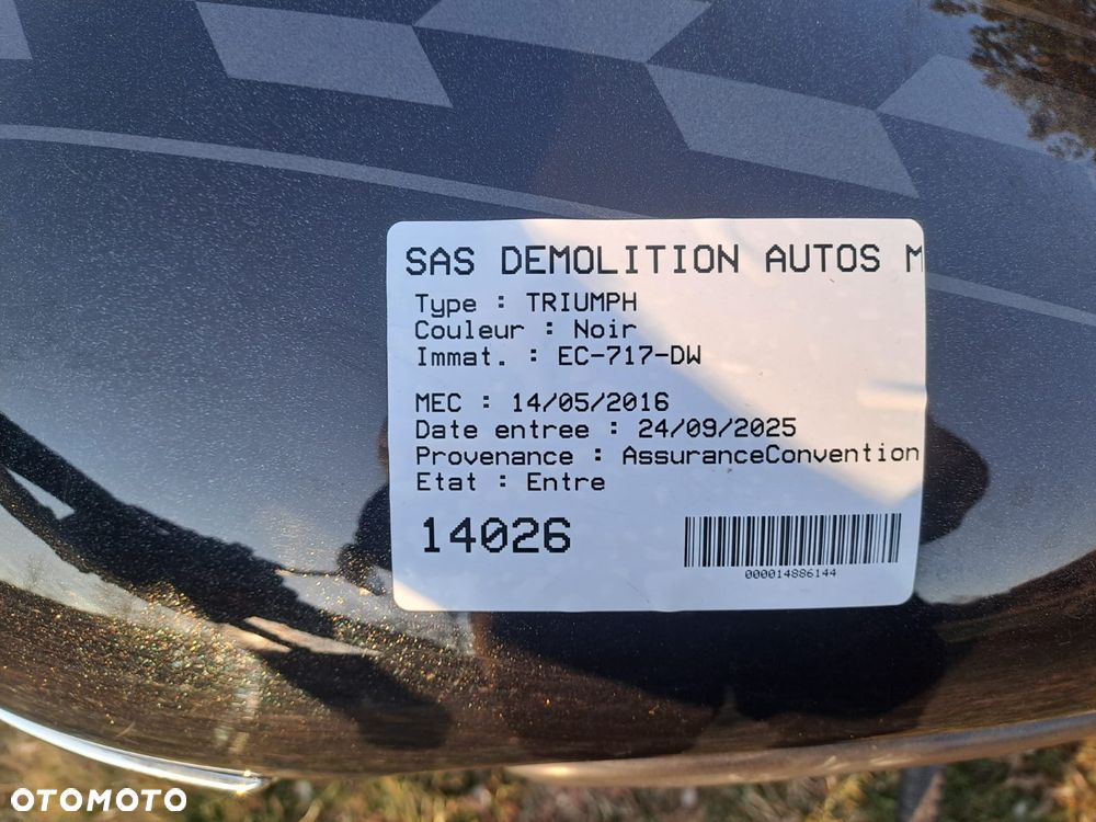 Triumph Bonneville - 9