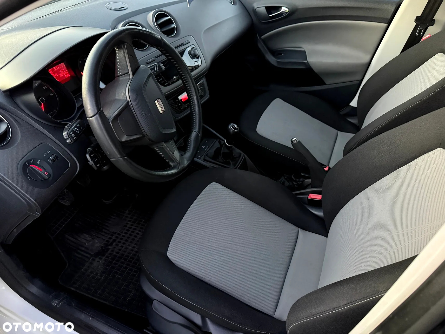 Seat Ibiza 1.4 16V Reference - 6