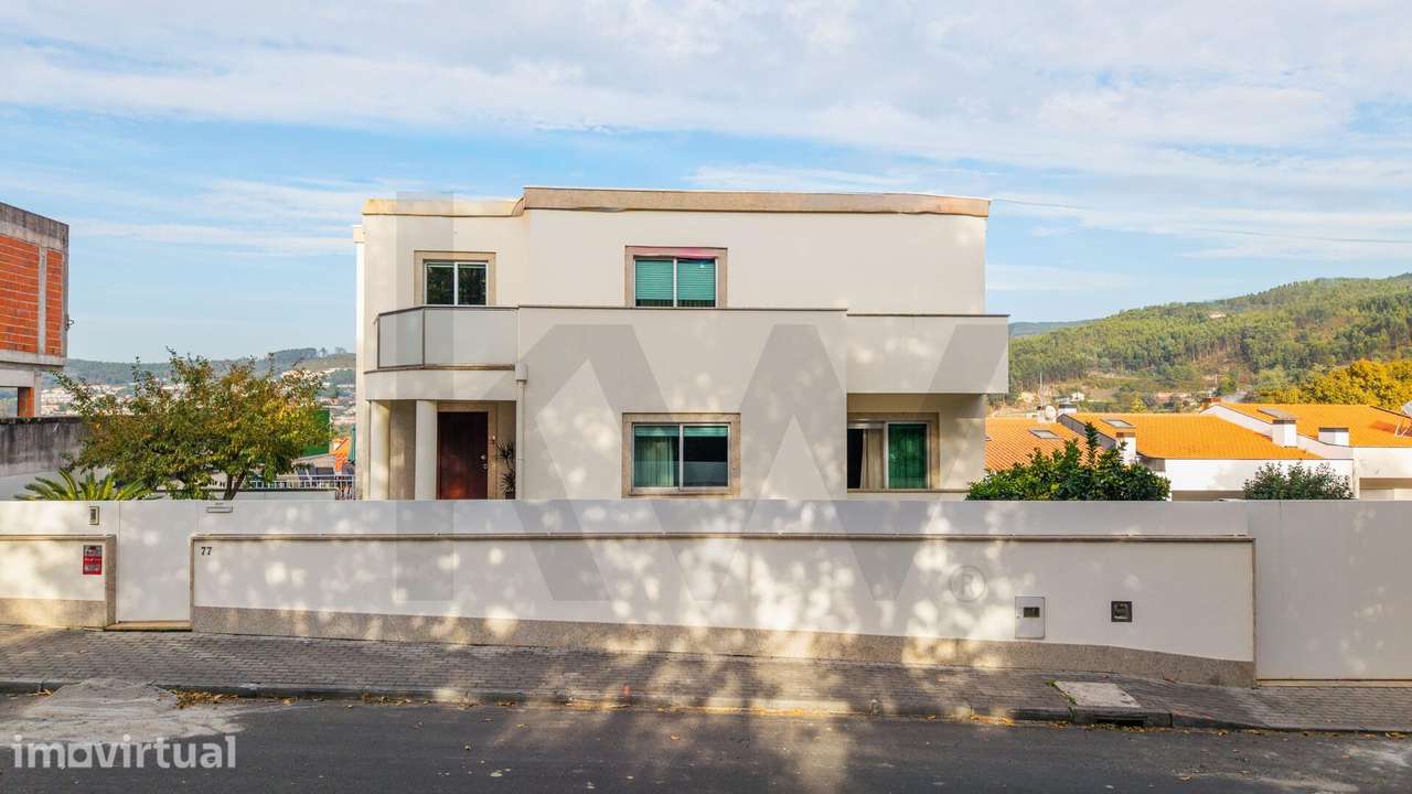 Moradia T4 em São Pedro d’Este, Braga: Onde o Conforto se Encontra com - Grande imagem: 2/49