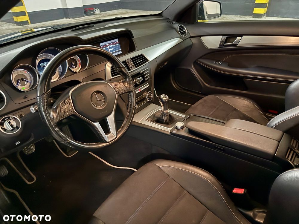 Mercedes-Benz Klasa C 180 Edition - 20