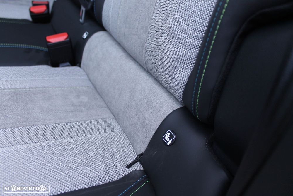 Peugeot e-2008 50 kWh GT - 30