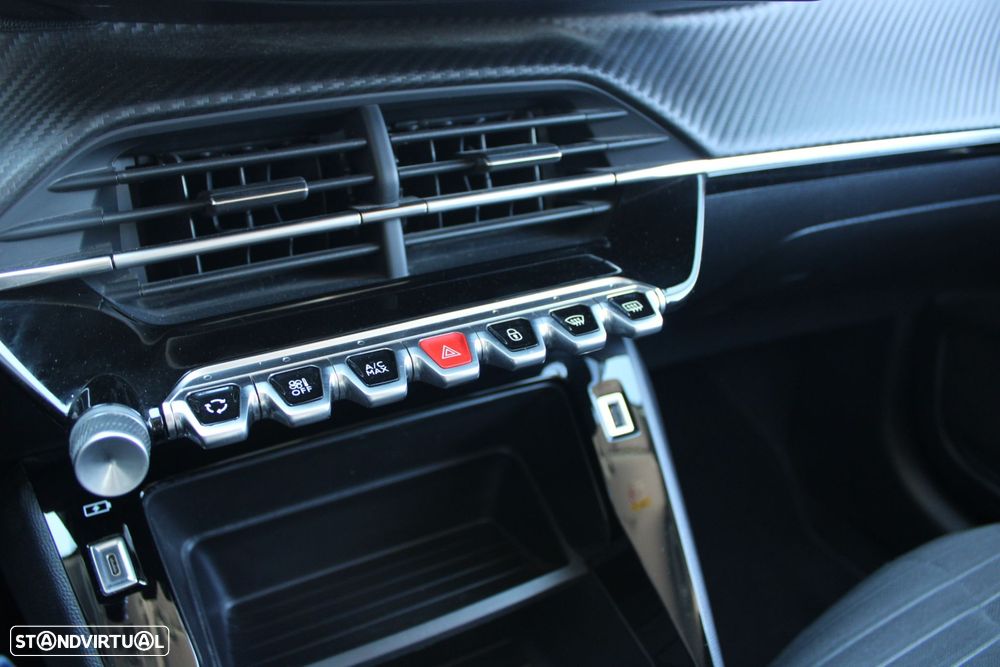 Peugeot 208 1.2 PureTech SE Style - 28