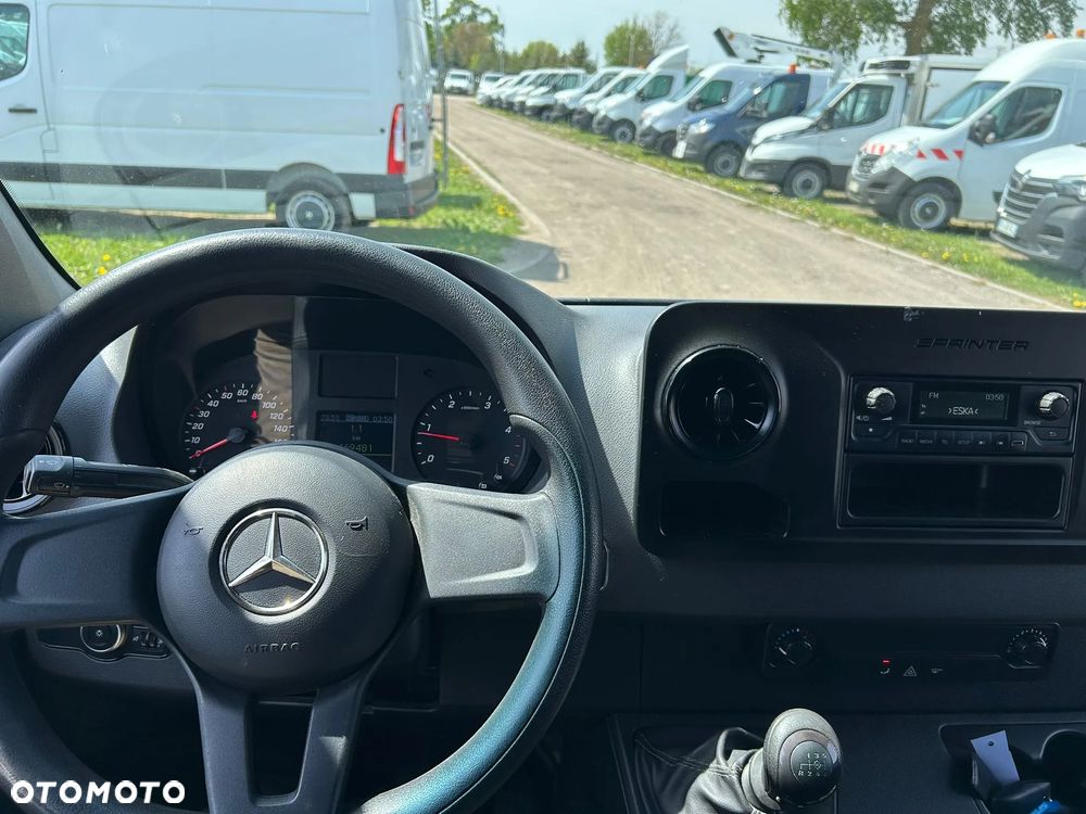 Mercedes-Benz Sprinter - 18