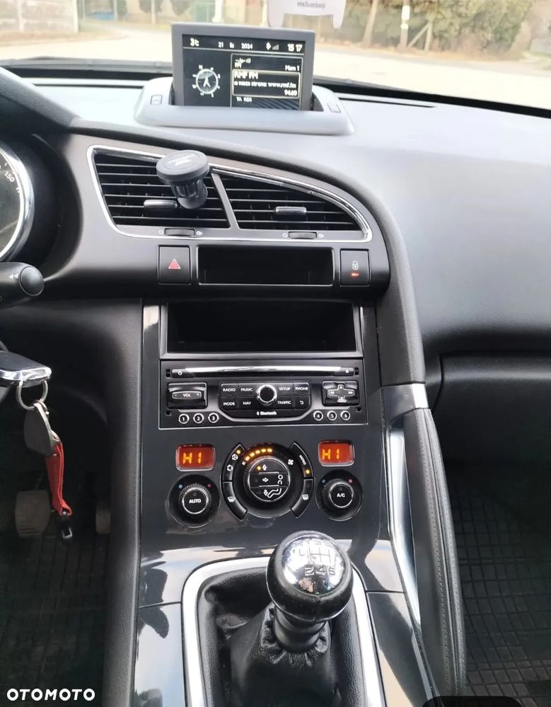 Peugeot 3008 1.6 BlueHDi Style S&S - 6