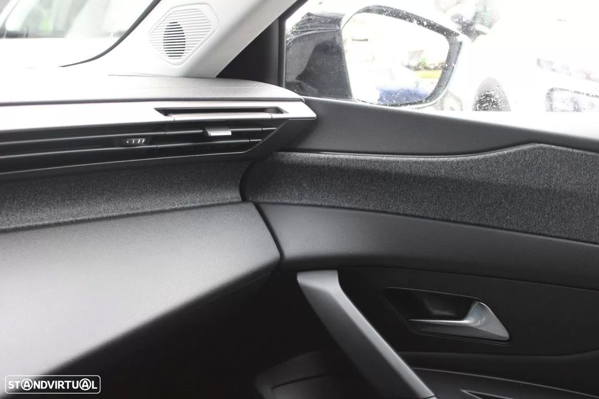 Peugeot 408 1.2 PureTech Allure EAT8 - 25